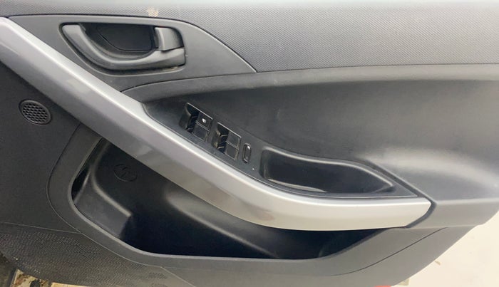 2022 Tata NEXON XM SUNROOF PETROL, Petrol, Manual, 23,108 km, Driver Side Door Panels Control