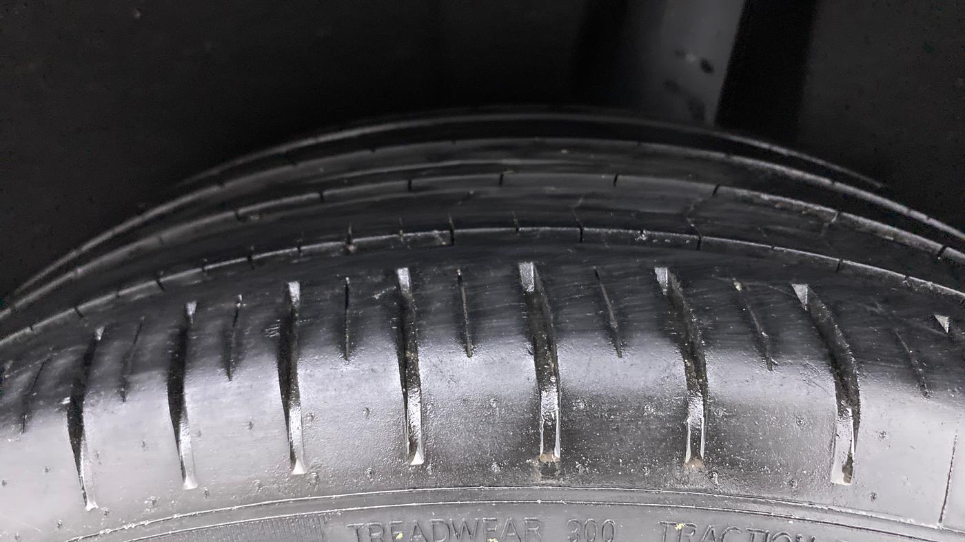 2021 Maruti Baleno ZETA PETROL 1.2, Petrol, Manual, 36,964 km, Left Rear Tyre Tread