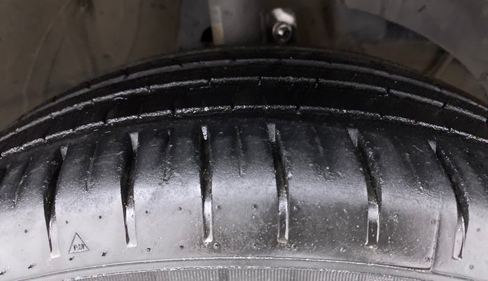 2021 Maruti Baleno ZETA PETROL 1.2, Petrol, Manual, 36,964 km, Right Front Tyre Tread