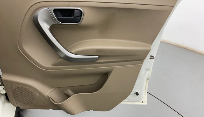2022 Mahindra BOLERO NEO N 10 (O), Diesel, Manual, 64,550 km, Driver Side Door Panels Control