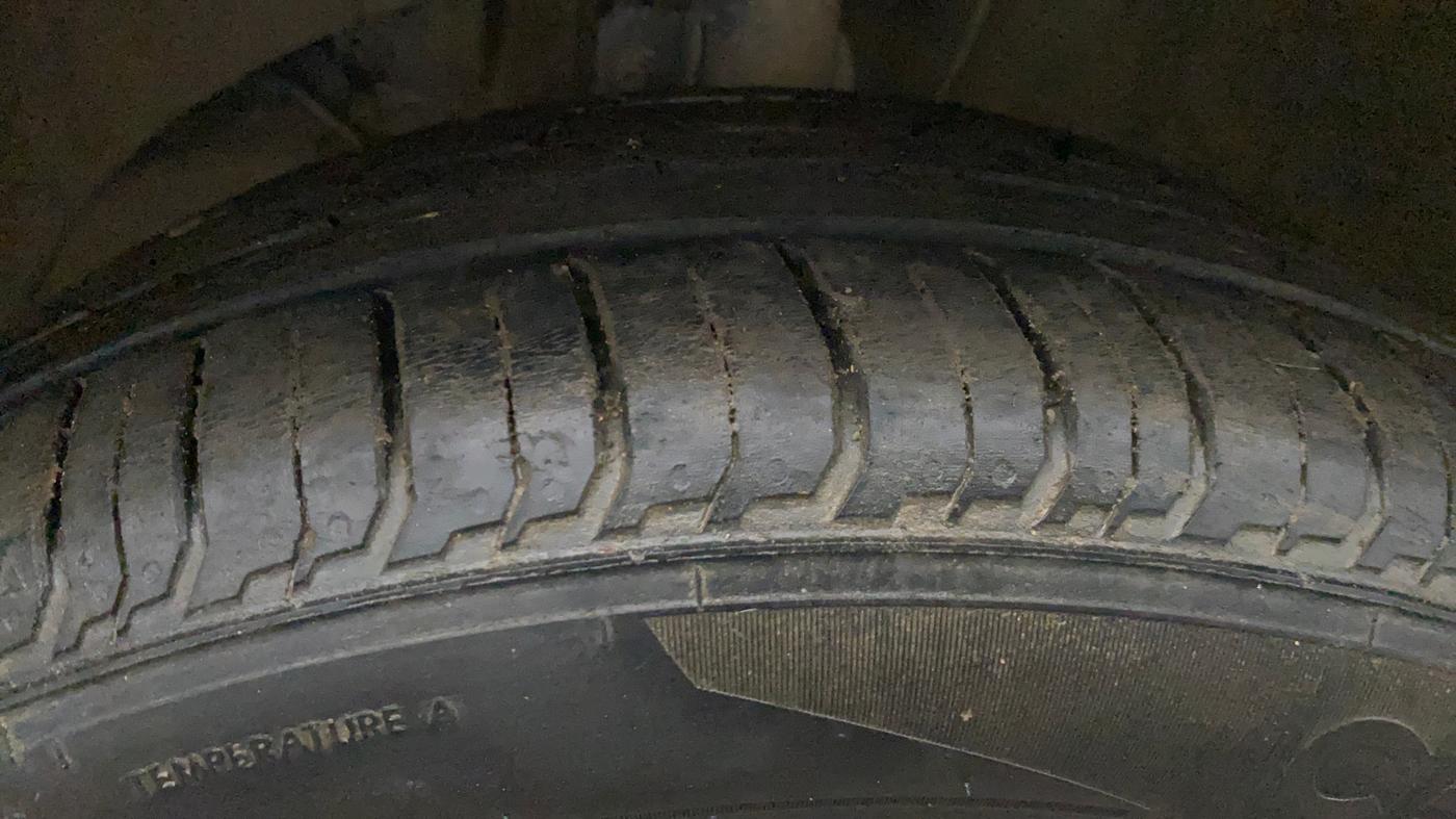 2018 Maruti Baleno ALPHA PETROL 1.2, Petrol, Manual, 77,310 km, Left Front Tyre Tread