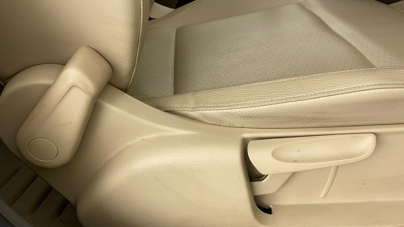 2019 Volkswagen Vento HIGHLINE DIESEL, Diesel, Manual, 42,255 km, Driver Side Adjustment Panel