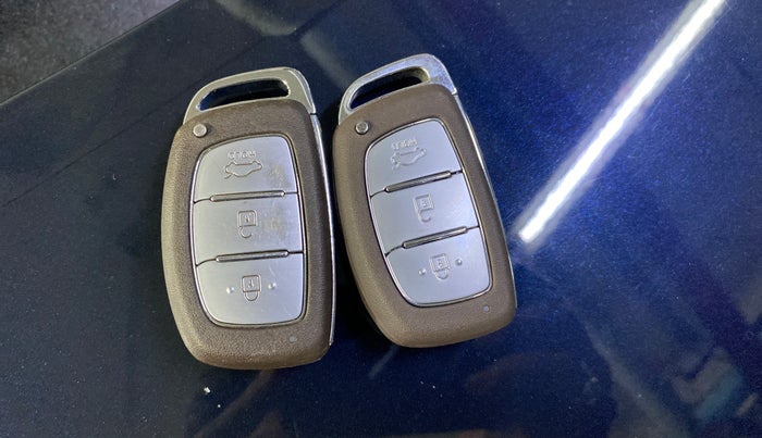 2024 Hyundai AURA SX 1.2, Petrol, Manual, 14,251 km, Key Close Up