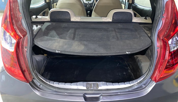 2017 Hyundai Eon MAGNA +, Petrol, Manual, 16,511 km, Boot Inside