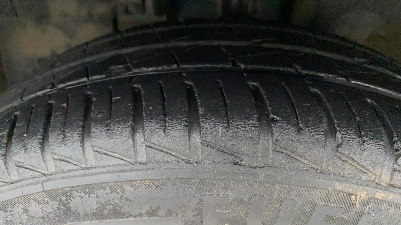 2021 Renault Kwid RXT 1.0 AMT (O), Petrol, Automatic, 35,654 km, Left Front Tyre Tread