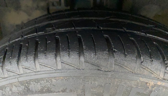 2021 Renault Kwid RXT 1.0 AMT (O), Petrol, Automatic, 35,654 km, Left Front Tyre Tread