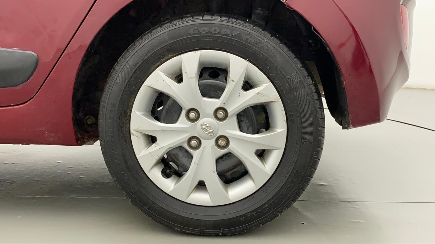 2014 Hyundai Grand i10 MAGNA 1.2 VTVT, CNG, Manual, 1,00,217 km, Left Rear Wheel