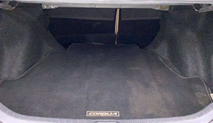 2016 Toyota Corolla Altis VL AT, Petrol, Automatic, 1,37,038 km, Boot Inside