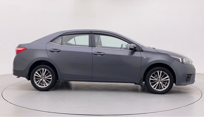 2016 Toyota Corolla Altis VL AT, Petrol, Automatic, 1,37,038 km, Right Side
