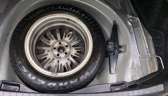 2016 Toyota Corolla Altis VL AT, Petrol, Automatic, 1,37,038 km, Spare Tyre