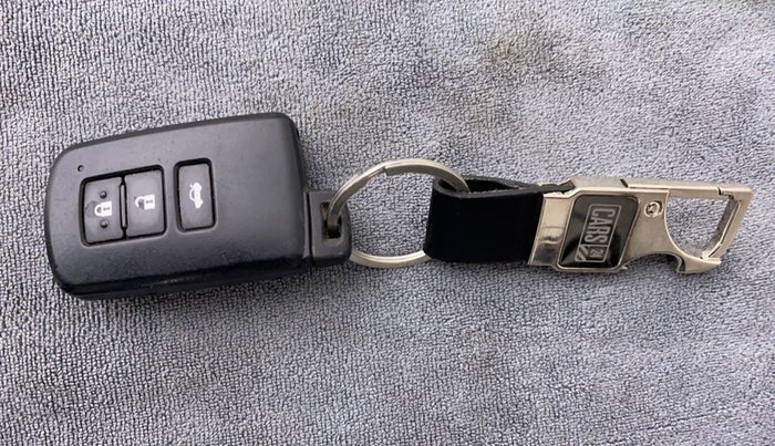 2016 Toyota Corolla Altis VL AT, Petrol, Automatic, 1,37,038 km, Key Close Up