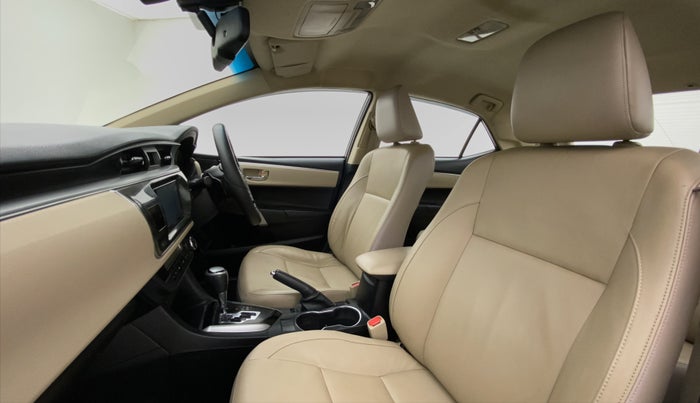 2016 Toyota Corolla Altis VL AT, Petrol, Automatic, 1,37,038 km, Right Side Front Door Cabin