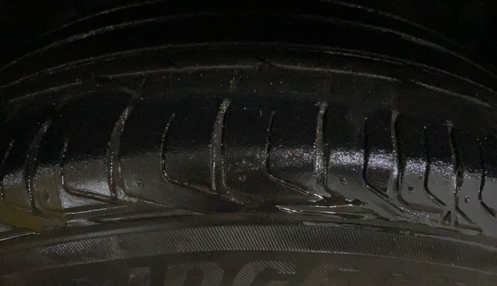 2018 Maruti Vitara Brezza ZDI PLUS, Diesel, Manual, 1,44,919 km, Right Front Tyre Tread