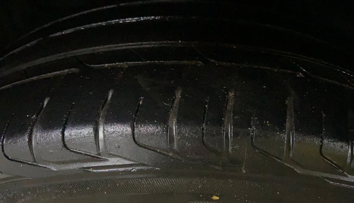 2018 Maruti Vitara Brezza ZDI PLUS, Diesel, Manual, 1,44,919 km, Left Front Tyre Tread