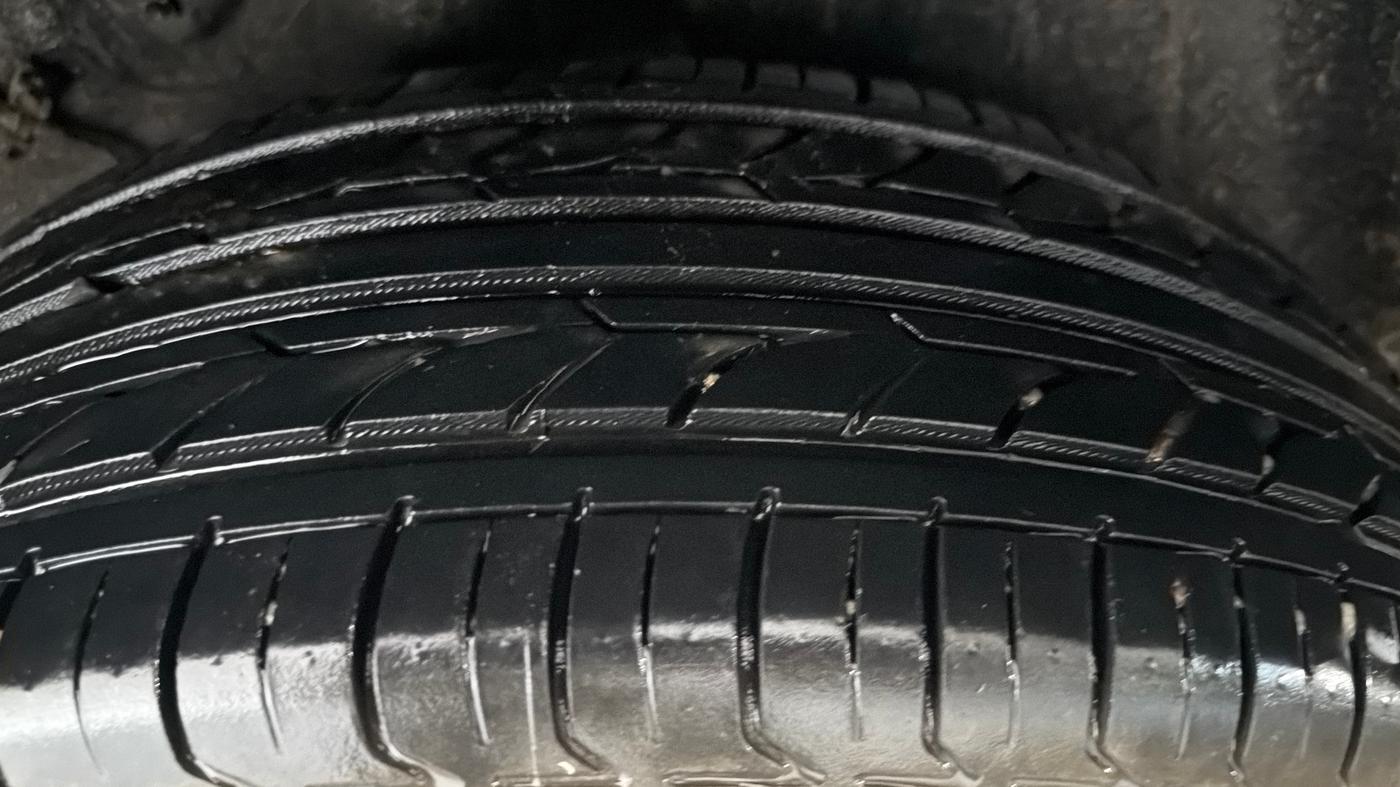 2023 Tata PUNCH ACCOMPLISHED DAZZLE SUNROOF CNG MT, CNG, Manual, 81,360 km, Left Rear Tyre Tread