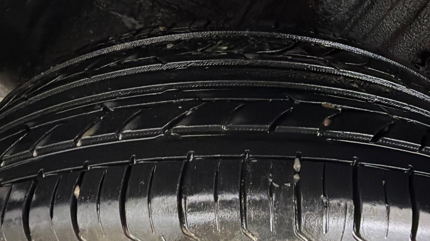 2023 Tata PUNCH ACCOMPLISHED DAZZLE SUNROOF CNG MT, CNG, Manual, 81,360 km, Right Rear Tyre Tread