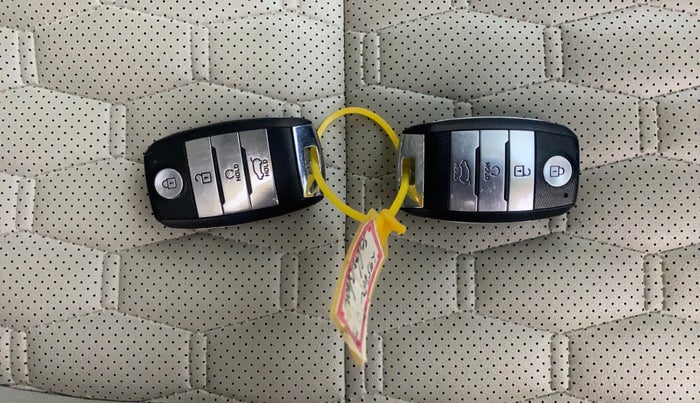 2021 KIA SELTOS HTX 1.5 PETROL, Petrol, Manual, 26,323 km, Key Close Up