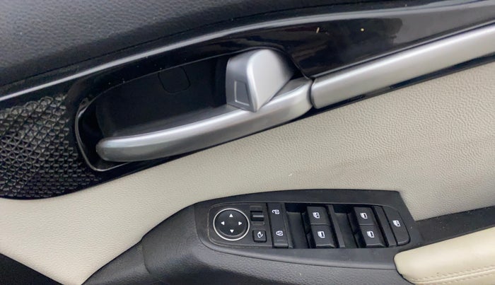 2021 KIA SELTOS HTX 1.5 PETROL, Petrol, Manual, 26,323 km, Driver Side Door Panels Control