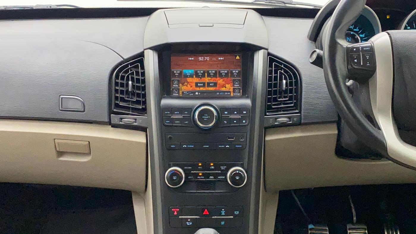 2016 Mahindra XUV500 W10, Diesel, Manual, 74,471 km, Air Conditioner