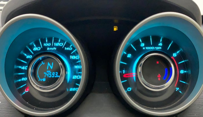 2016 Mahindra XUV500 W10, Diesel, Manual, 74,471 km, Odometer Image