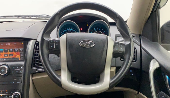 2016 Mahindra XUV500 W10, Diesel, Manual, 74,471 km, Steering Wheel Close Up