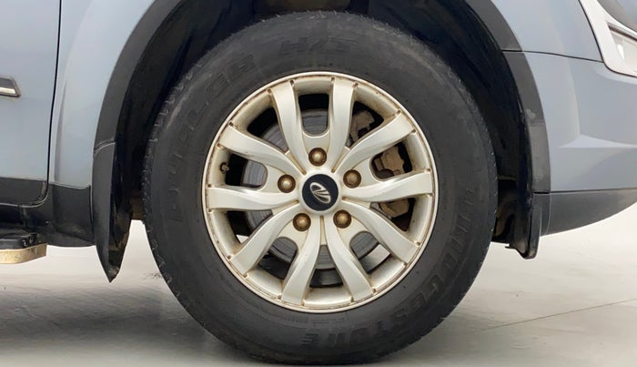 2016 Mahindra XUV500 W10, Diesel, Manual, 74,471 km, Right Front Wheel