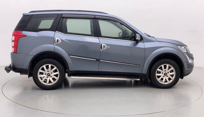 2016 Mahindra XUV500 W10, Diesel, Manual, 74,471 km, Right Side View