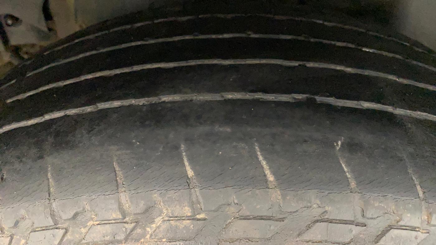 2016 Mahindra XUV500 W10, Diesel, Manual, 74,471 km, Right Rear Tyre Tread