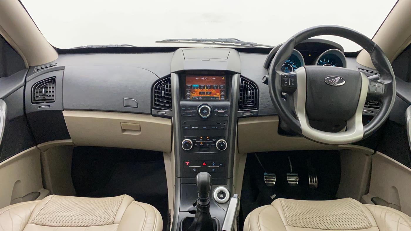 2016 Mahindra XUV500 W10, Diesel, Manual, 74,471 km, Dashboard