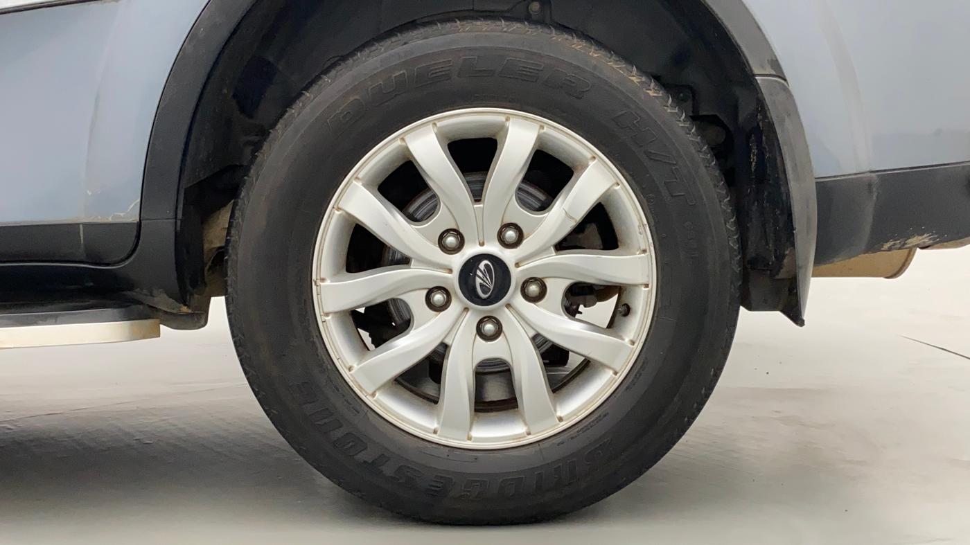 2016 Mahindra XUV500 W10, Diesel, Manual, 74,471 km, Left Rear Wheel