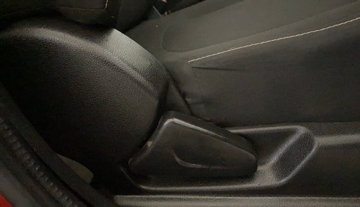 2019 Renault Kwid RXL, Petrol, Manual, 64,436 km, Driver Side Adjustment Panel