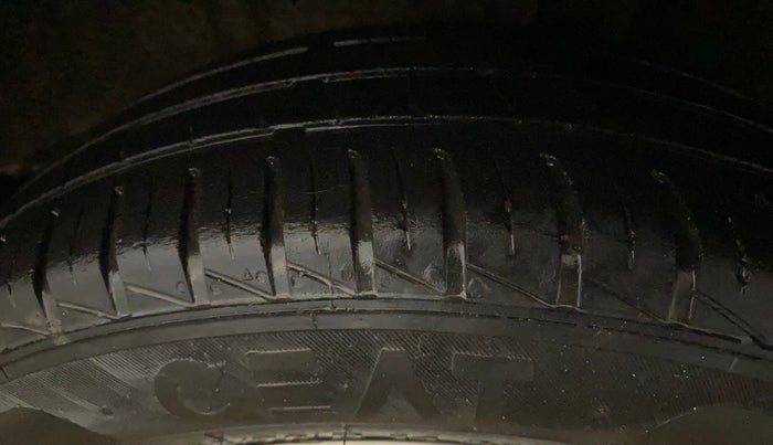 2019 Renault Kwid RXL, Petrol, Manual, 64,436 km, Left Rear Tyre Tread