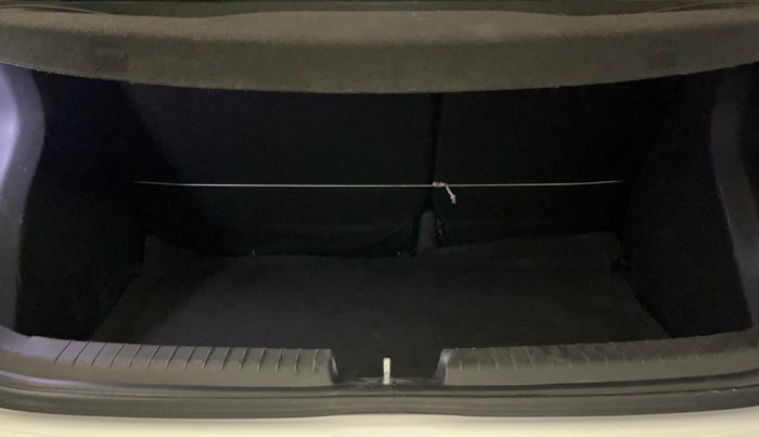 2015 Hyundai i20 Active 1.2 SX, Petrol, Manual, 65,480 km, Boot Inside