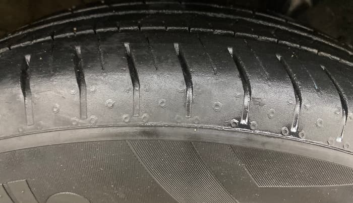 2023 Hyundai VENUE S 1.2, Petrol, Manual, 89,569 km, Right Front Tyre Tread