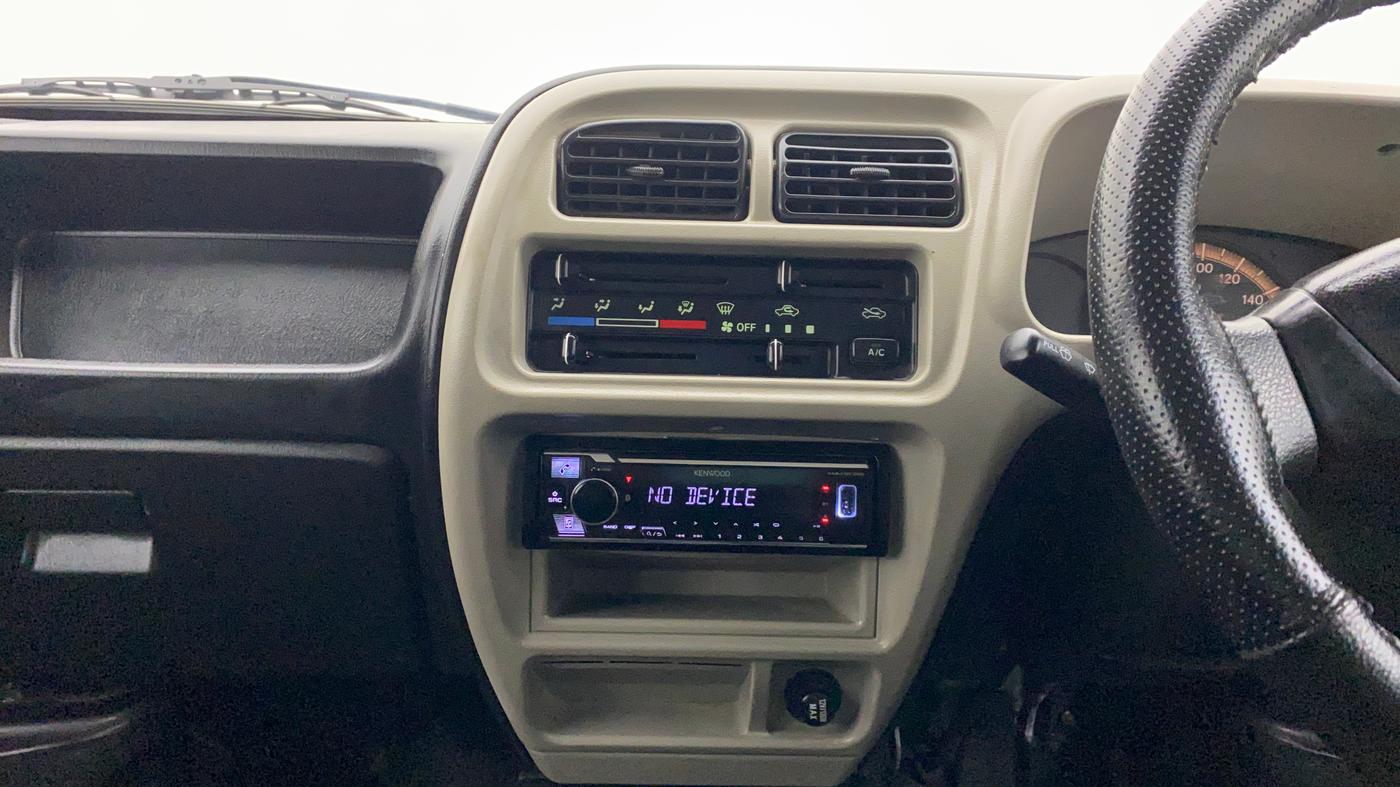 2020 Maruti Eeco 5 STR WITH AC PLUSHTR, Petrol, Manual, 20,396 km, Centre Console