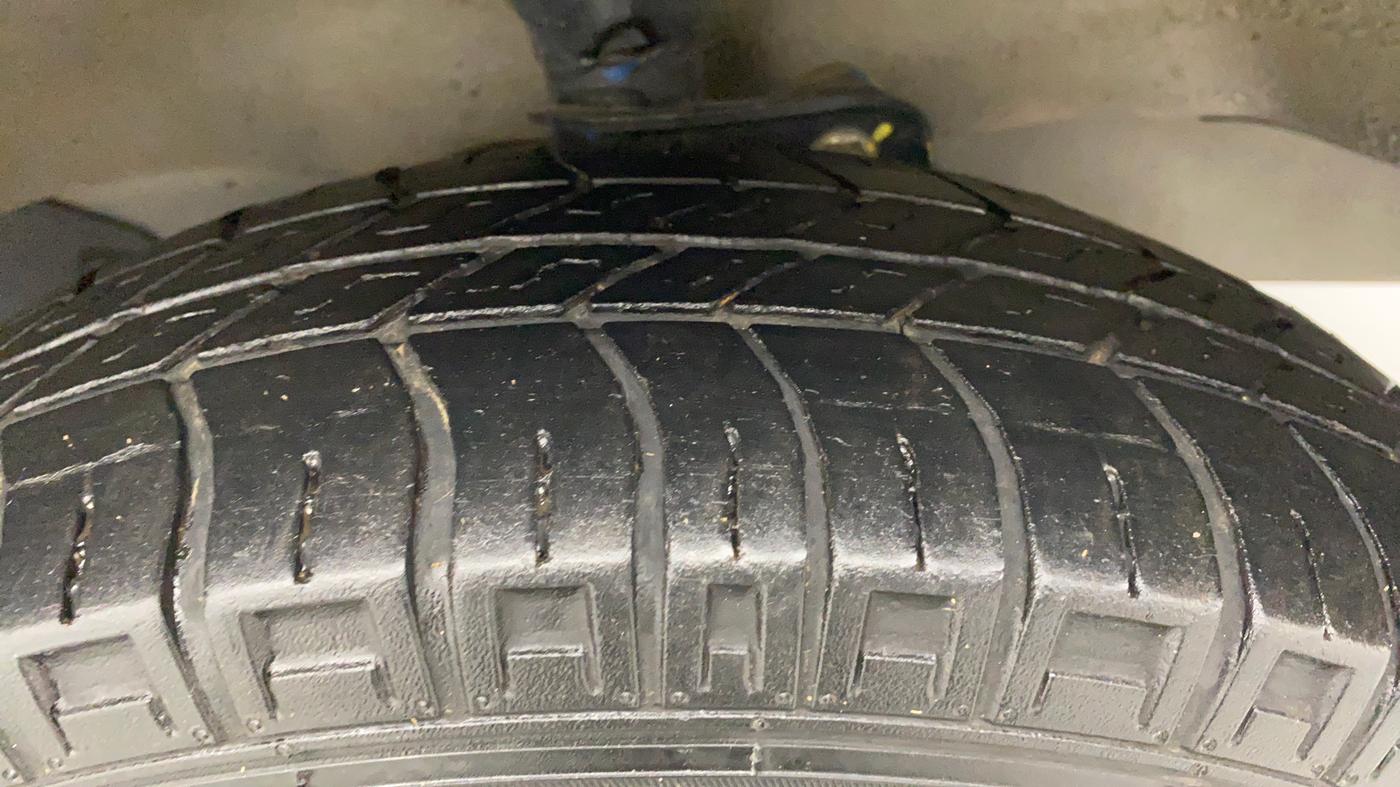 2020 Maruti Eeco 5 STR WITH AC PLUSHTR, Petrol, Manual, 20,396 km, Right Front Tyre Tread