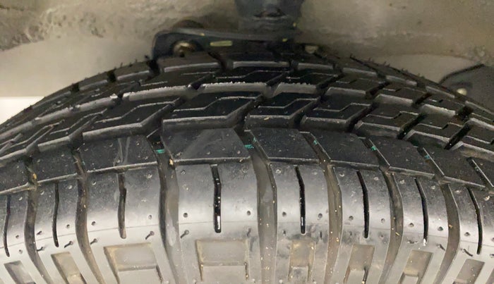 2020 Maruti Eeco 5 STR WITH AC PLUSHTR, Petrol, Manual, 20,396 km, Left Front Tyre Tread