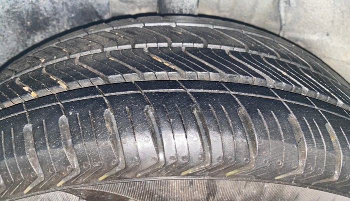 2021 Tata ALTROZ XM PLUS DIESEL, Diesel, Manual, 80,846 km, Right Rear Tyre Tread