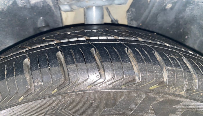 2021 Tata ALTROZ XM PLUS DIESEL, Diesel, Manual, 80,846 km, Right Front Tyre Tread