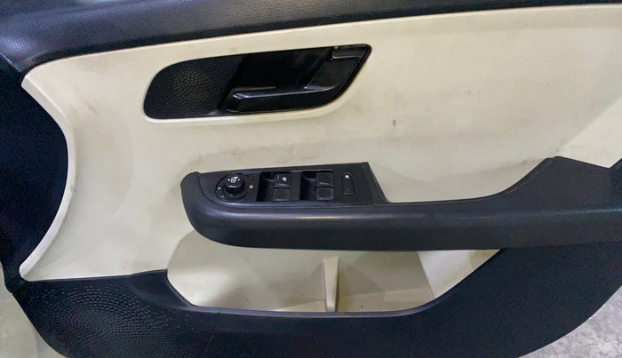 2021 Tata ALTROZ XM PLUS DIESEL, Diesel, Manual, 80,846 km, Driver Side Door Panels Control