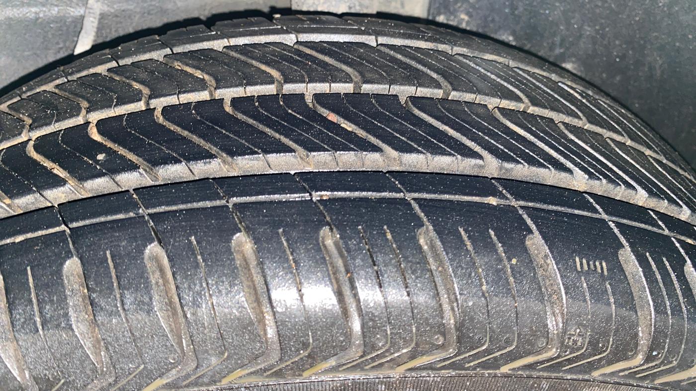 2021 Tata ALTROZ XM PLUS DIESEL, Diesel, Manual, 80,846 km, Left Rear Tyre Tread