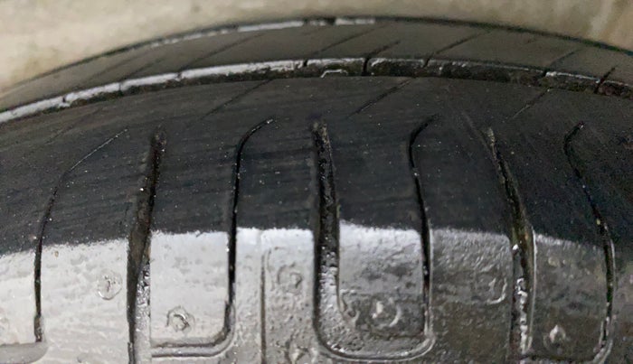 2015 Maruti Wagon R 1.0 LXI CNG AVANCE LIMITED EDITION, CNG, Manual, 1,06,102 km, Left Rear Tyre Tread