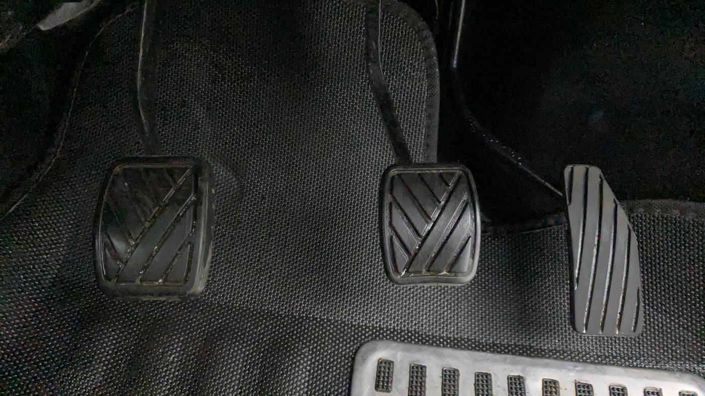 2015 Maruti Wagon R 1.0 LXI CNG AVANCE LIMITED EDITION, CNG, Manual, 1,06,102 km, Pedals