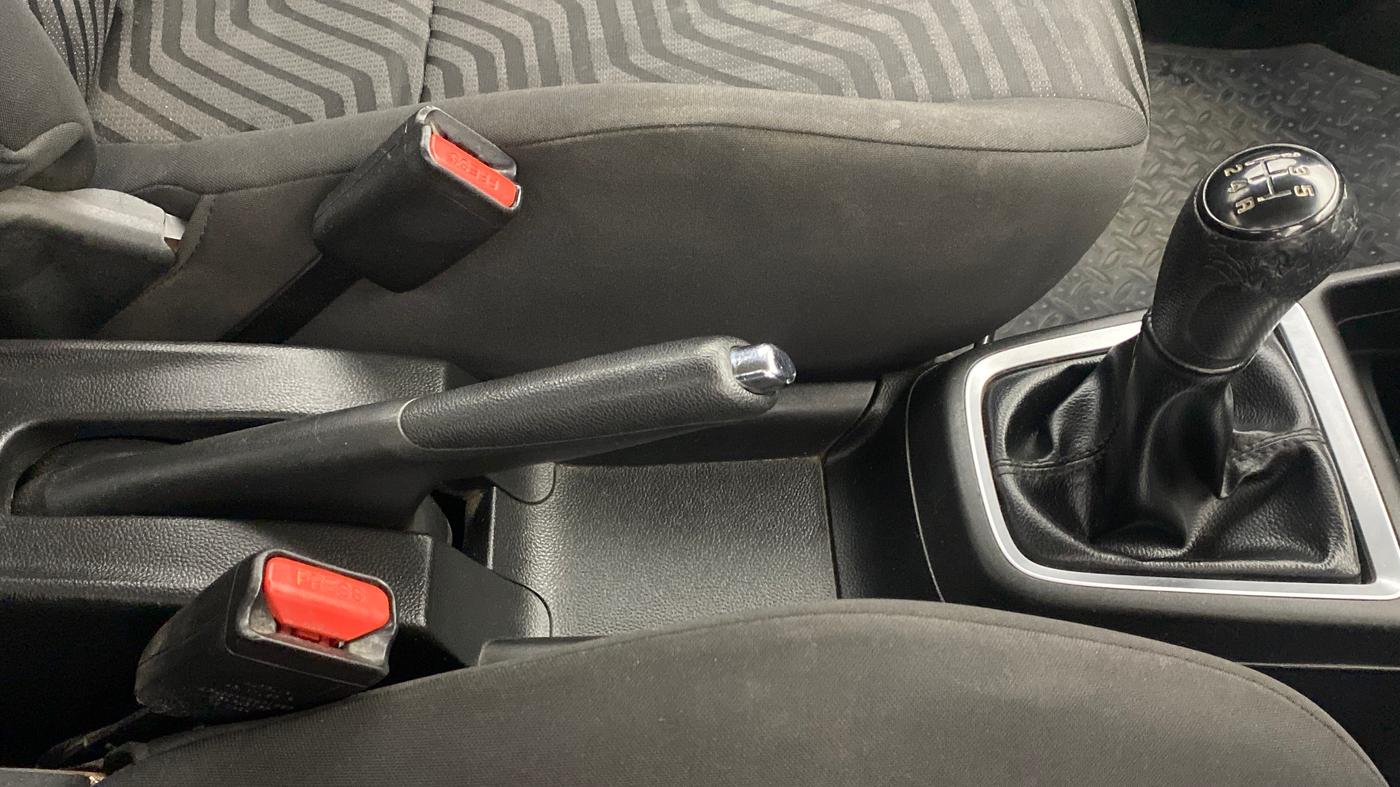 2018 Maruti Swift ZDI +, Diesel, Manual, 67,059 km, Gear Lever