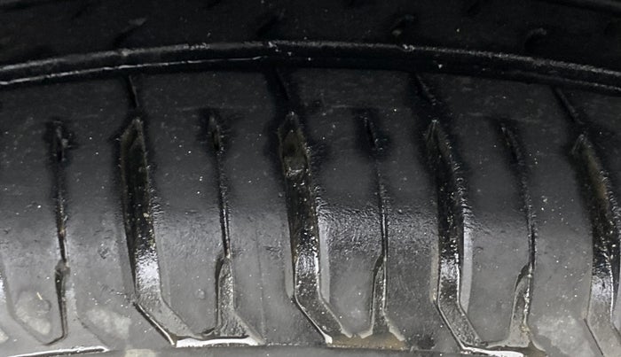 2020 Maruti Dzire ZXI, Petrol, Manual, 41,916 km, Right Front Tyre Tread