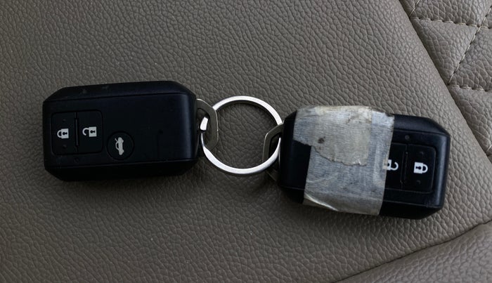 2020 Maruti Dzire ZXI, Petrol, Manual, 41,916 km, Key Close Up