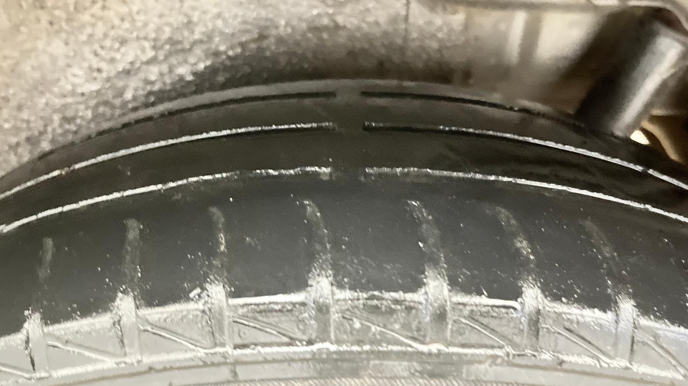 2016 Maruti Wagon R 1.0 VXI AMT, CNG, Automatic, 74,439 km, Left Rear Tyre Tread