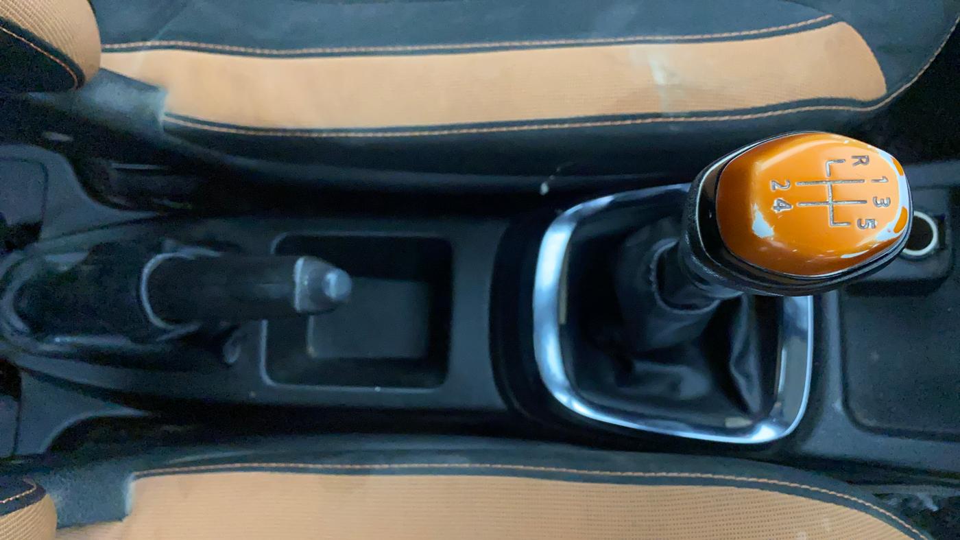 2018 Renault Kwid CLIMBER 1.0, Petrol, Manual, 1,13,343 km, Gear Lever