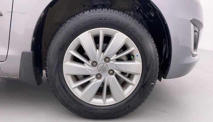 2015 Maruti Swift ZXI D, Petrol, Manual, 18,443 km, Right Front Wheel