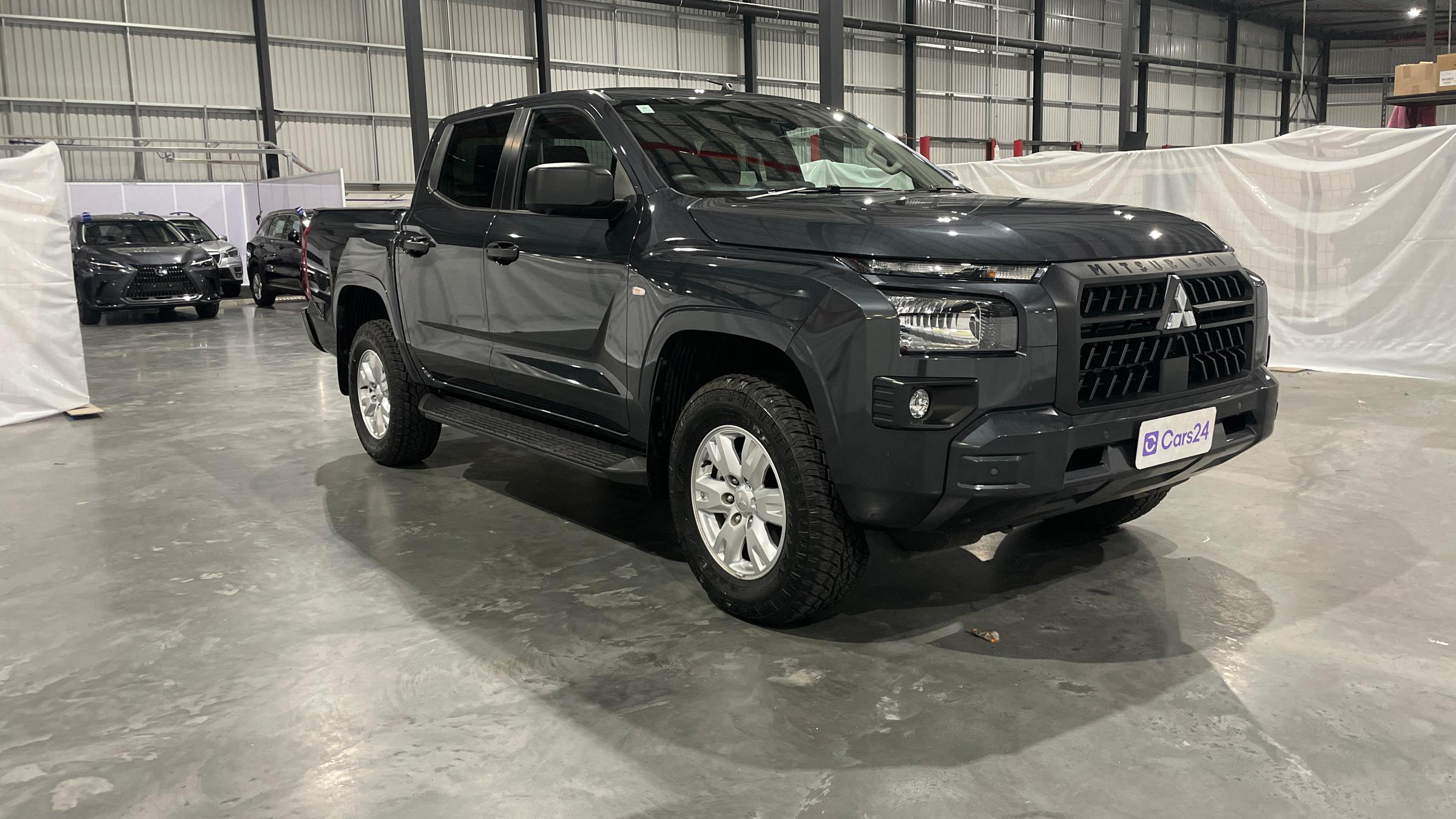 Mitsubishi Triton image